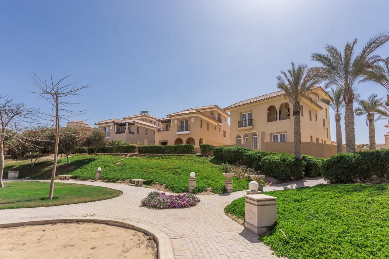 https://elbayt.com/assets/uploads/images/9681/c023d0504306af44bc082bf6641dcaf3/exterior--hyde-park-standalone-villas-new-cairojpeg-1200x900.jpg